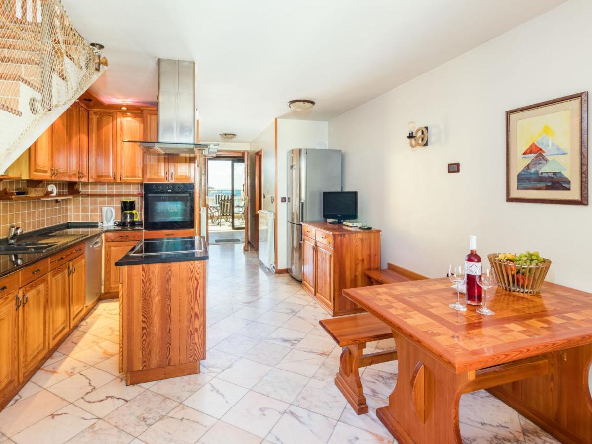 אומאג Apartment Antonella & Napoletano-2 By Interhome מראה חיצוני תמונה